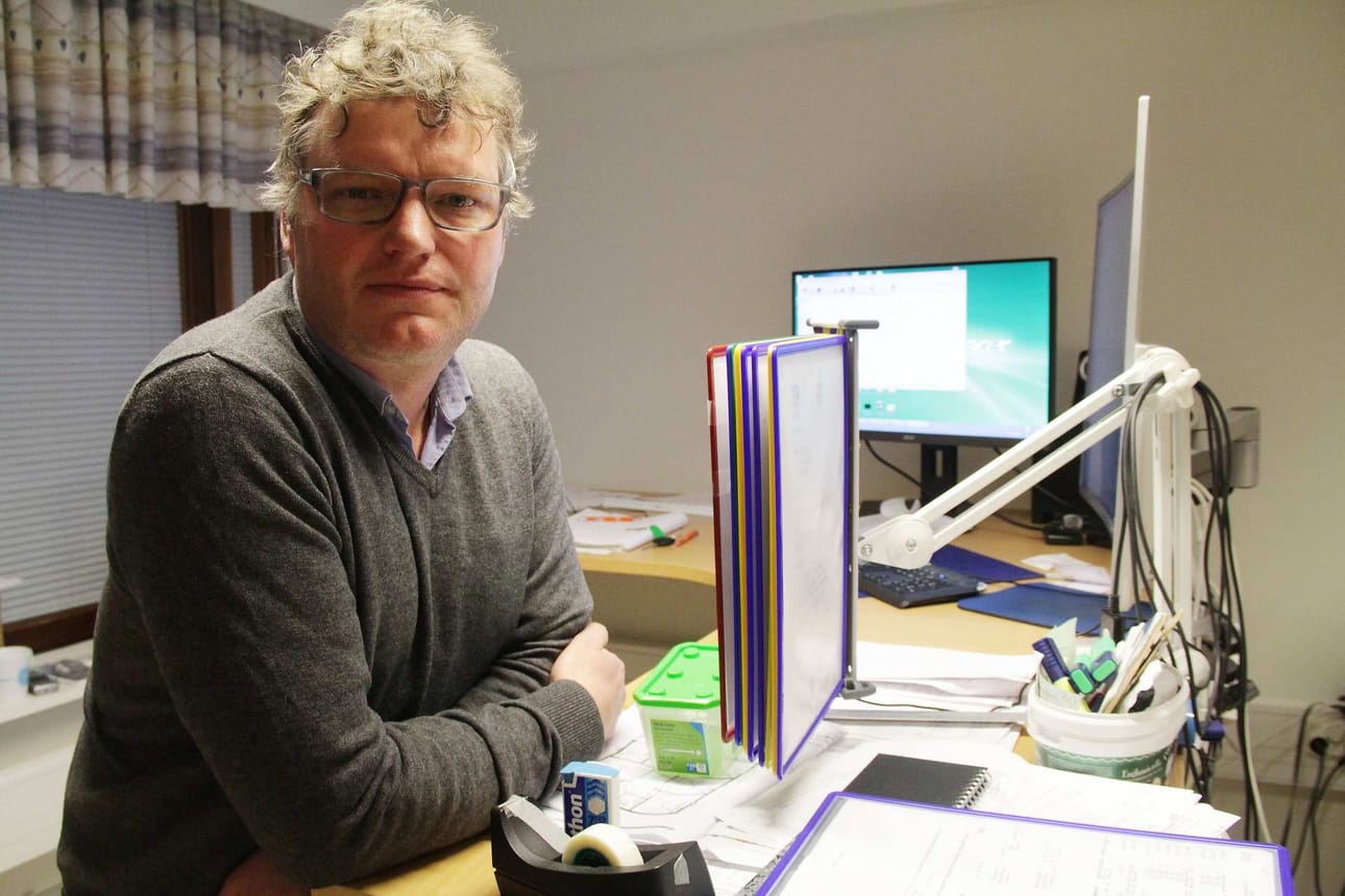 Työn vastapainoksi Timo Niemelä metsästää ja hiihtää. Hänellä on myös oma hevonen, ja tallilla tulee vietettyä aikaa.