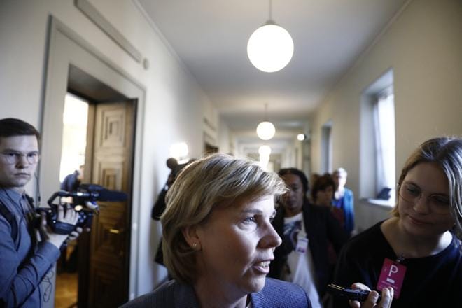 Rkp:n puheenjohtaja Anna-Maja Henriksson kertoi keskustelleensa Antti Rinteen kanssa pääsiäisen aikana. KUVA: Joel Maisalmi