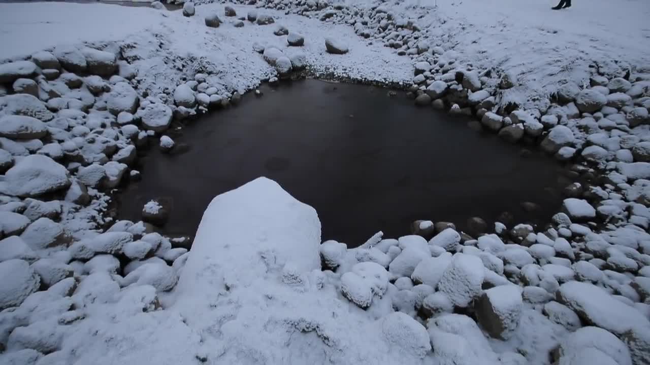 Kempeleeseen on rakennettu laaja kosteikko