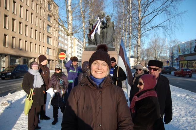 Vaasalainen Kärt Aavik muutti Suomeen teini-ikäisenä. Hänen mielestään Suomi voisi ottaa oppia virolaisesta rohkeudesta, jolla esimerkiksi yhteiskunnan rakenteita uudistetaan. KUVA: TONI VILJANMAA