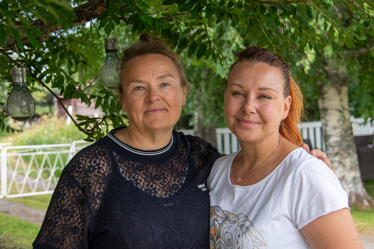 Kaisu Luukkonen ja Marjut Pihlaja käynnistivät Silkkiturpa-kotieläinpihaton toiminnan keväällä, lisäksi he pyörittävät sisustus- ja vaateliike Mylläämöä.