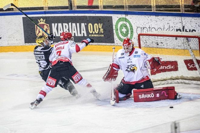 Niko Hovinen torjui tällä kertaa 39 kertaa. KUVA: JORI LIIMATAINEN