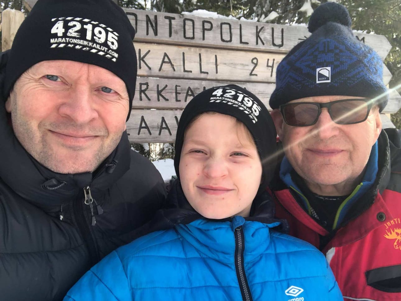 Mika Kulju, Erik Kulju ja Matti Kähkönen lähtivät kohti Kallia.