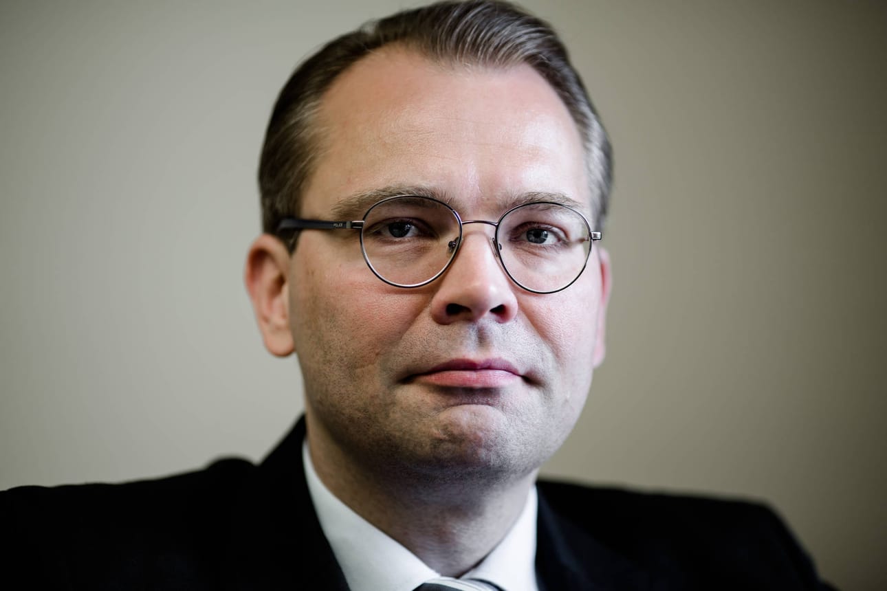 Puolustusministeri Jussi Niinistön (ps.) sanoo, että Suomi ei halua jäädä Ruotsista jälkeen puolustusyhteistyössä.
