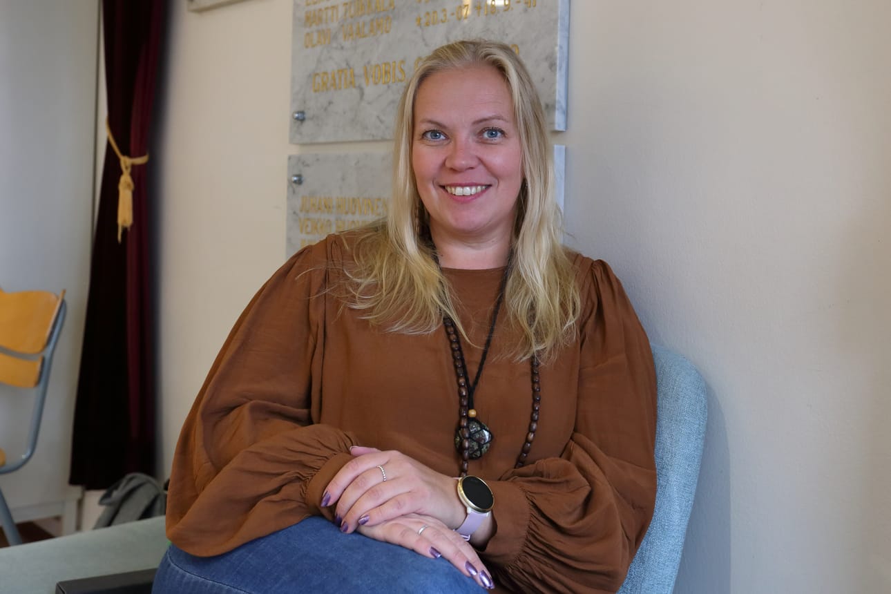 Luonto, matkustaminen ja ihmiset tuovat Laura Nevalalle hyvän mielen.