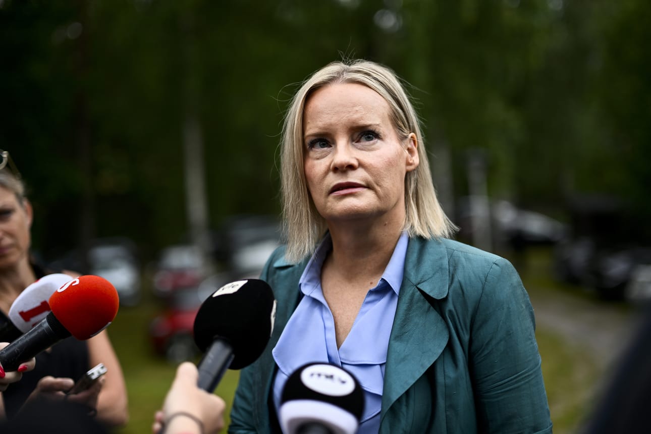 Valtiovarainministeri Riikka Purra (ps.) median haastateltavana valtiovarainministeriön sisäisten budjettineuvottelujen alkaessa Moisniemessä Espoossa.