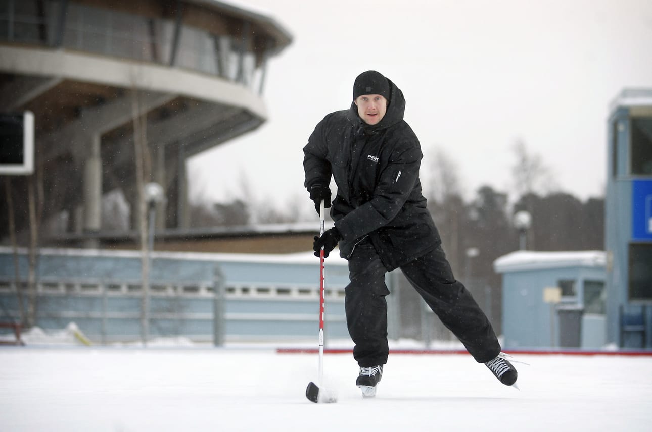 Mikko Lehtonen (kuvassa) syrjäytti Jari Viuhkolan Kärppien palkkakuninkaana.
