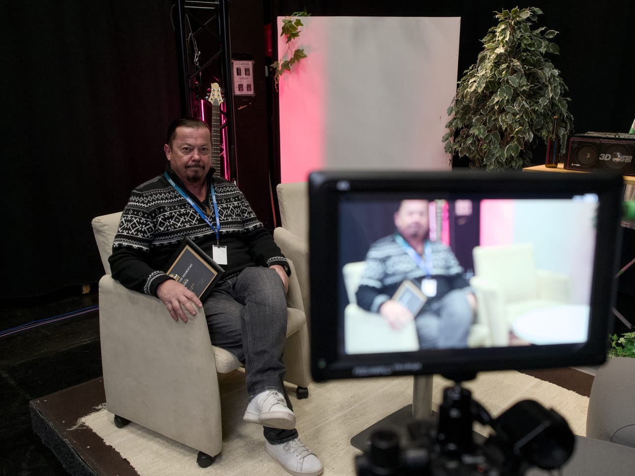 Jari K. Leinonen on oppinut viime aikoina paljon elokuvafestivaaleista. Jatkossa hän ilmoittaa elokuvansa vain sellaisiin tapahtumiin, joilla on lähinäytöksiä tai gaala.