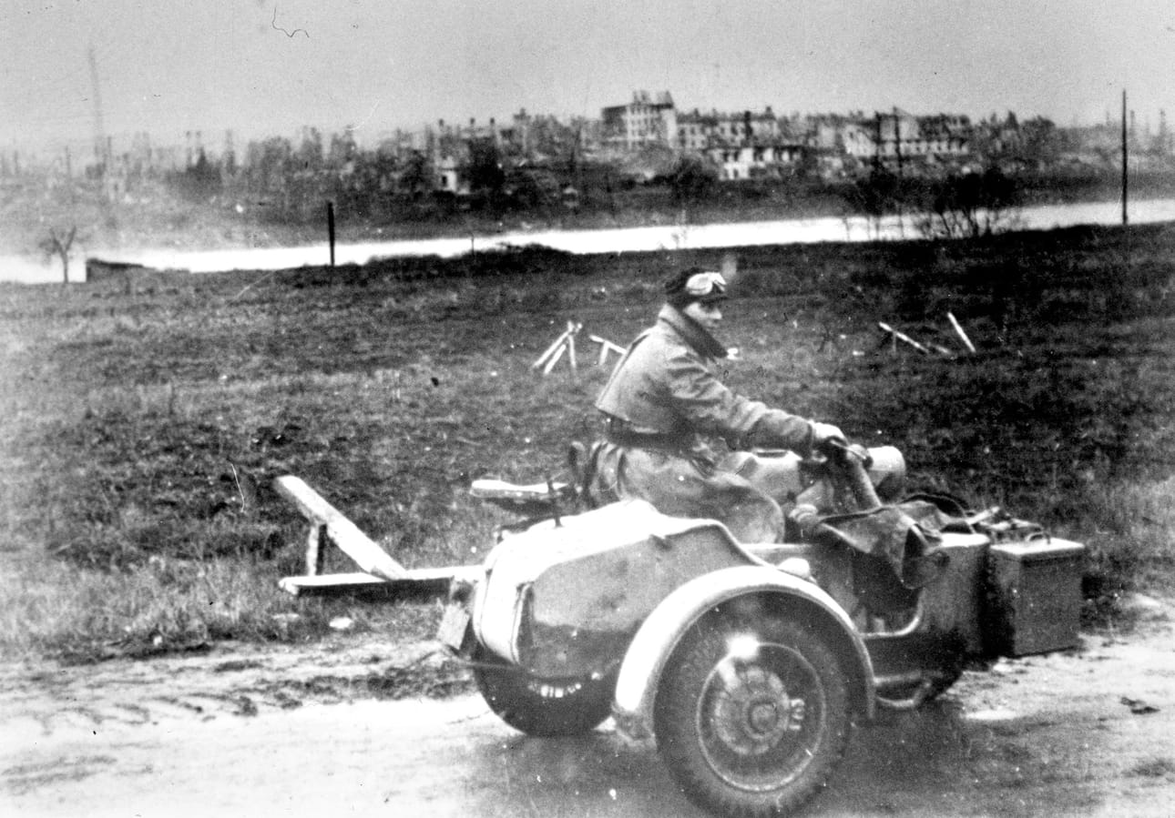 Saksan armeija oli Lapissa jatkosodan ajan. Lapin sodassa saksalaiset tuhosivat paljon Lappia. Kuva Rovaniemeltä lokakuussa 1944.