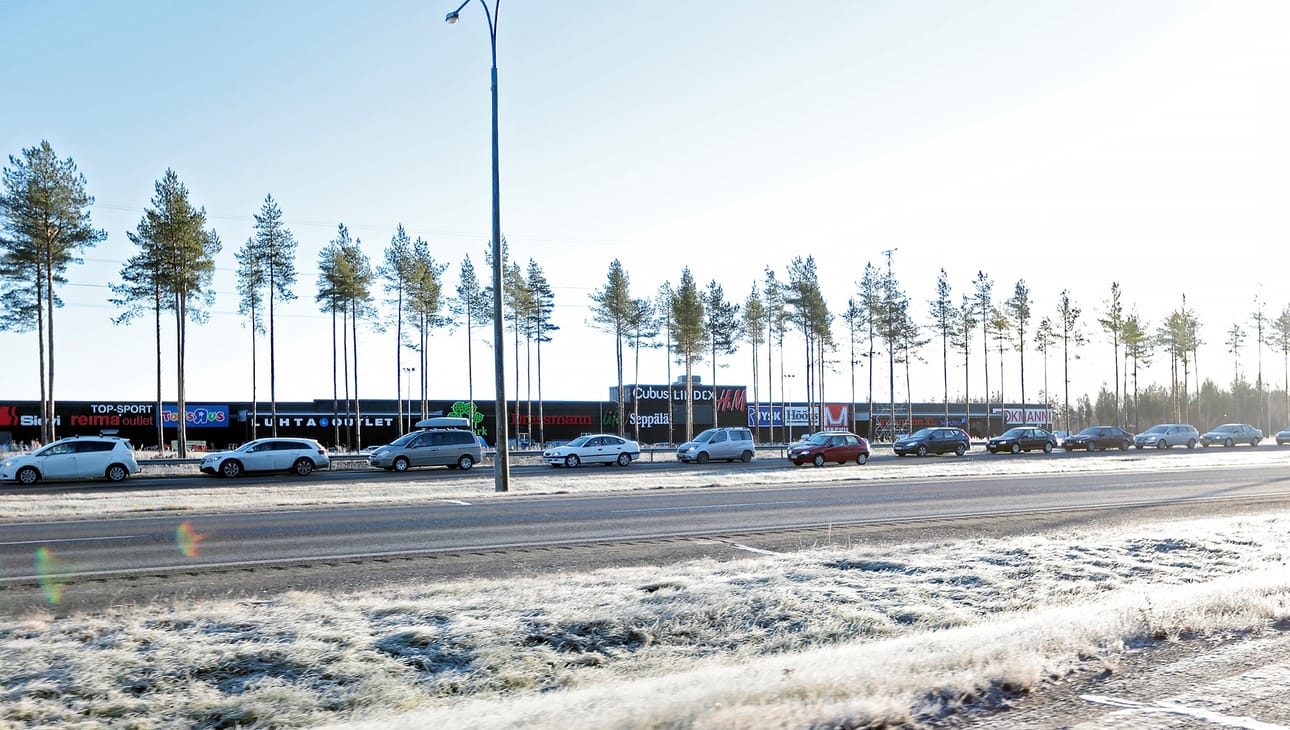 Ideaparkin avajaiset ruuhkauttivat Pohjantien perjantaina aamupäivällä.
