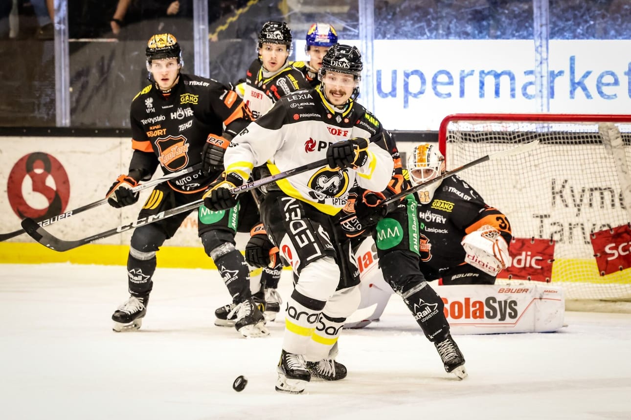 Entistä seuraansa vastaan osunut Joose Antonen iski Kärpille tärkeän 2–1-kavennuksen.