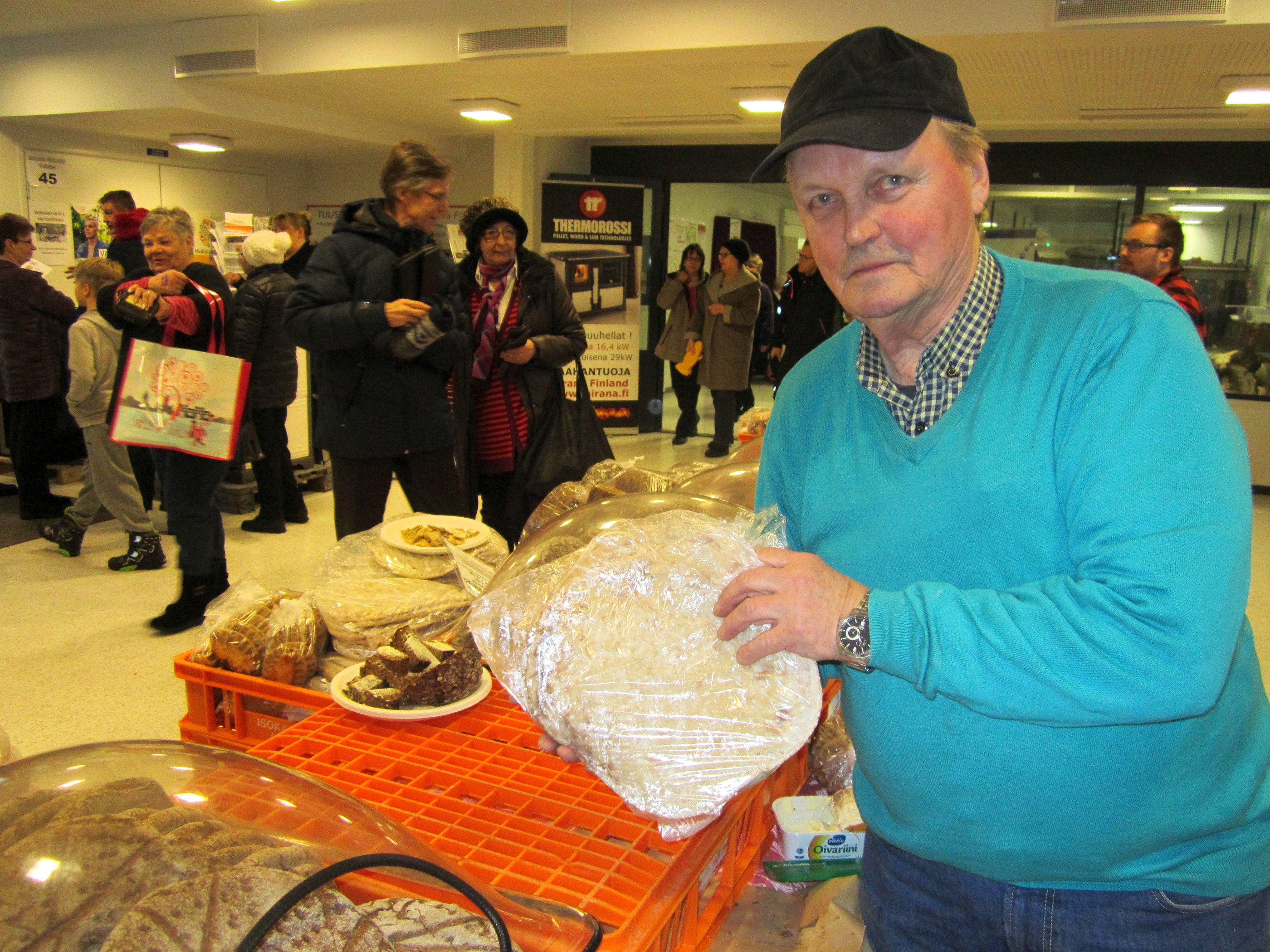Leipä käy aina kaupaksi, Tampereelta messuille saapunut yrittäjä Hannu Eilola totesi.