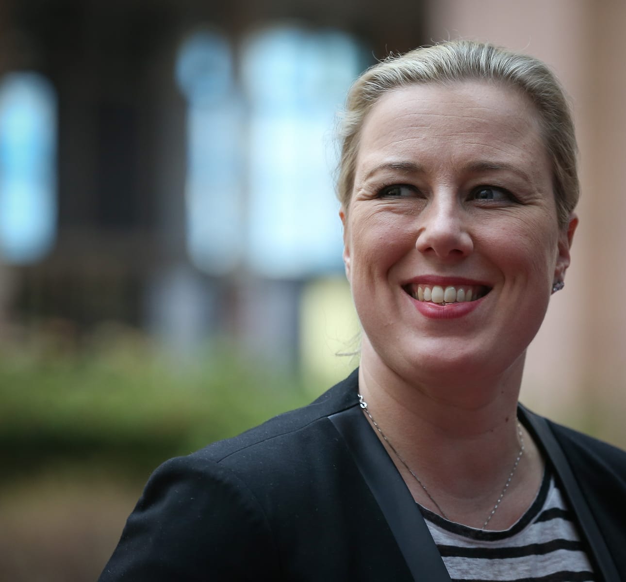 Jutta Urpilainen (sd.) vastaa EU:n kansainvälisistä kumppanuuksista komissiossa. Salkun painopiste on Afrikan kehittämisessä. EU-parlamentin pitää vielä hyväksyä komissaarit.