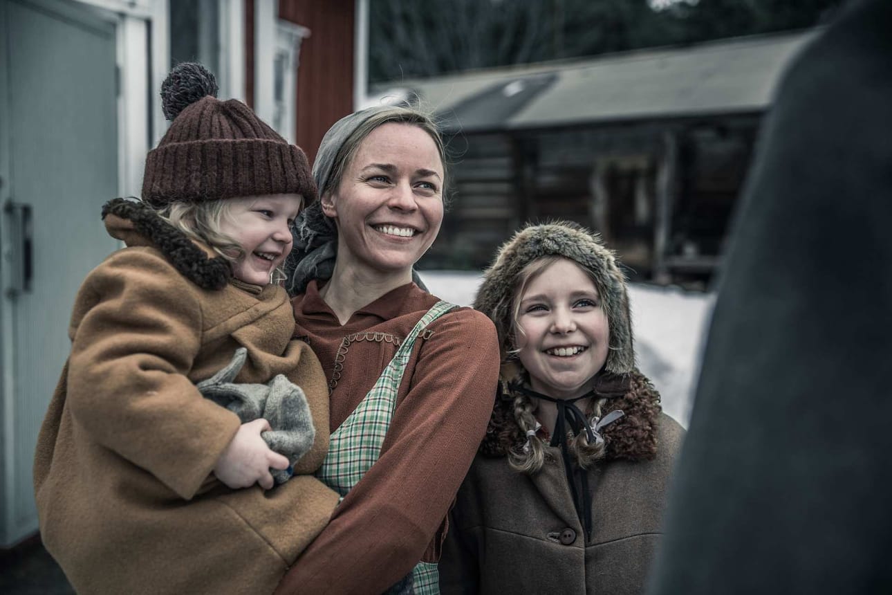 Rokan vaimoa Lyytiä näyttelee Paula Vesala.
