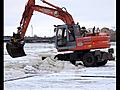 Tuiran uimarannalla siirretään jäälauttoja