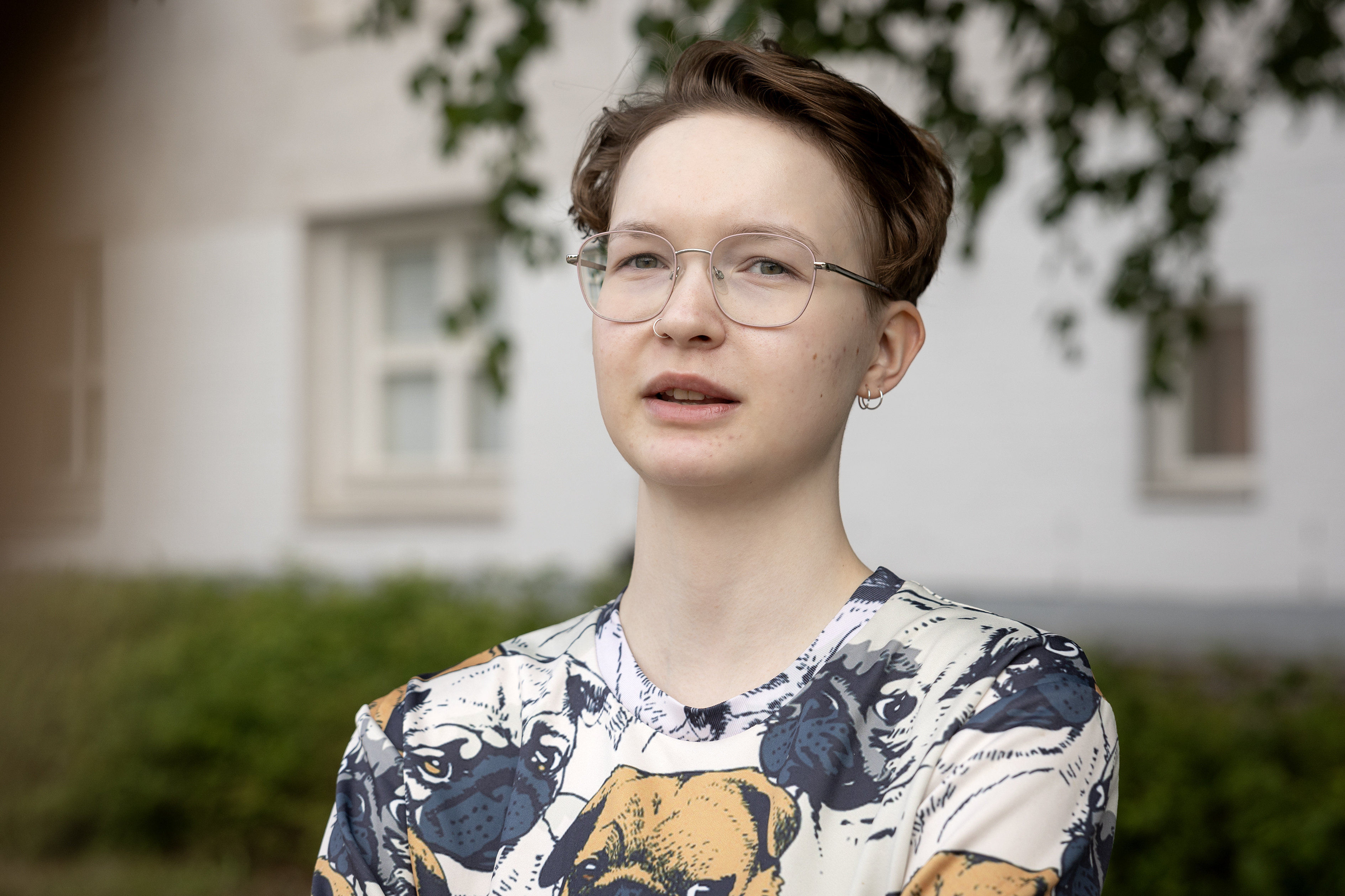 Sara Pyykkö kuuli puukotusuutisista perjantaina. Hän pitää tapauksia kauheina mutta ei näe Oulua muita kaupunkeja vaarallisempana paikkana.