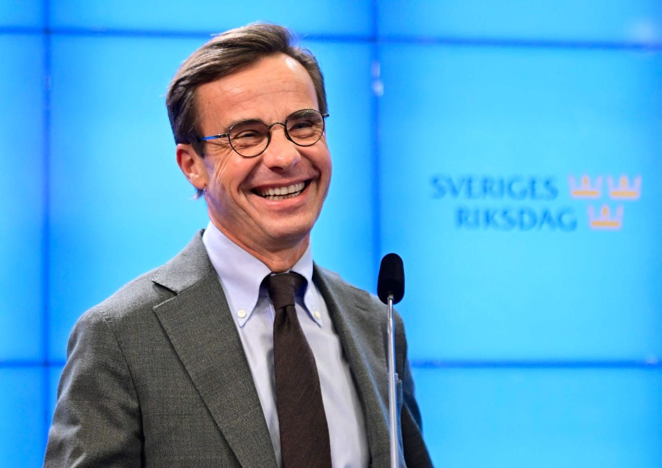 Ulf Kristersson vierailee Suomessa pääministeri Sanna Marinin (sd.) kutsusta ja tapaa vierailunsa aikana myös presidentti Sauli Niinistön. LEHTIKUVA / AFP