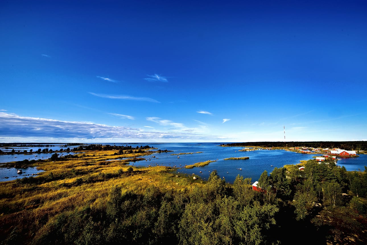 Kotiseutu on tärkeä pohjalaisille. Moni palaa kesälomalla tuttuihin maisemiin. Arkistokuva.