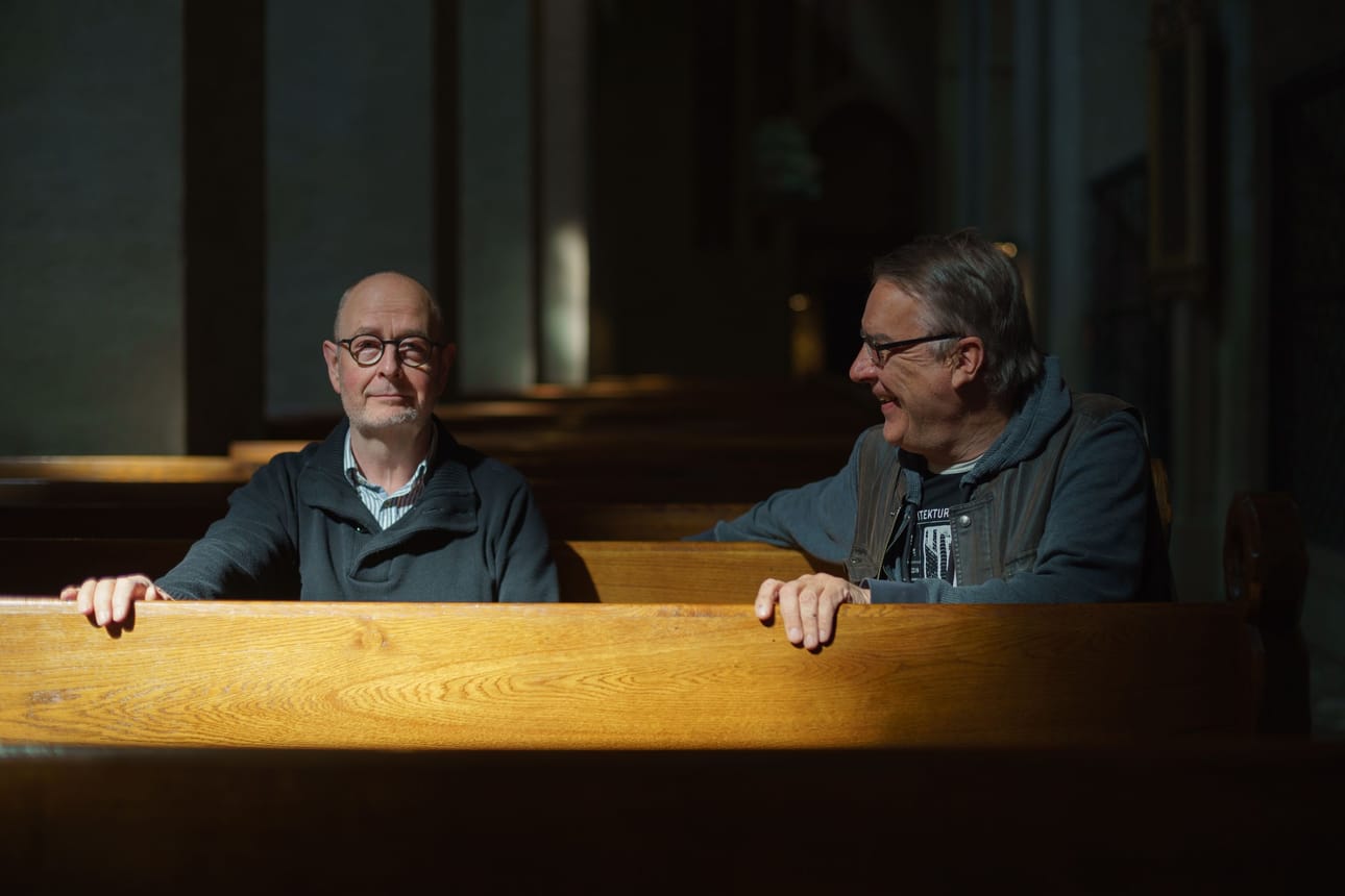 Jan Kenneth Weckmanin ja Markku Hakurin Taikavuori on taiteilijoiden kolmas yhteisnäyttely ja trilogian päätösosa. Keskustelut ja kirjeenvaihto olivat näyttelyn pohjana.