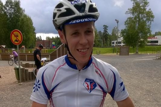Yhteislähdön maailmanmestari Jussi Laurila on maailmancupissa neljäntenä ennen viimeisiä osakilpailuja.