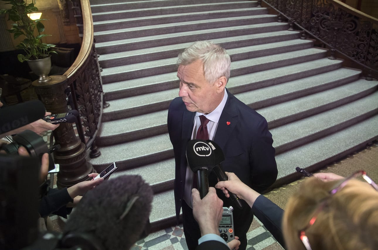 Antti Rinteen johdolla tehdyssä hallitusohjelmassa on päätetty laatia naisiin kohdistuvan väkivallan torjuntaohjelma.