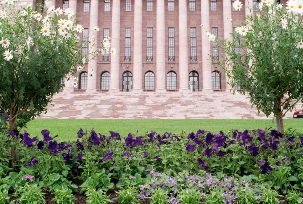 Eduskunta teki EVM-päätöksen asiantuntijoiden mukaan virheellisin tiedoin.