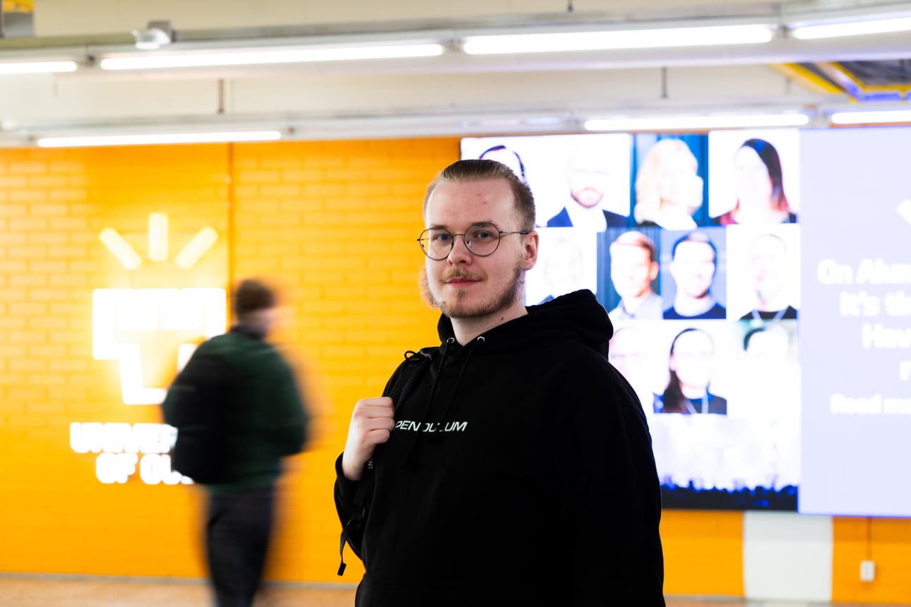 Tietojenkäsittelytieteiden opiskelija Iivo Setälä Oulun yliopistosta sanoo, että alan opiskelijoiden työllistymistilanne on nyt hyvin huono, ja tilanne on muuttunut kovasti muutamassa vuodessa.