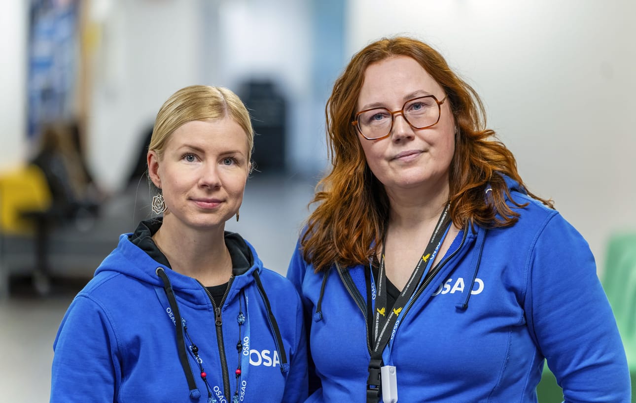 OSAOn opinto-ohjaajat Maria Nykänen ja Johanna Heikkinen rohkaisevat huoltajia olemaan nuoren tukena opinnoissa ja ottamaan yhteyttä matalalla kynnyksellä aina, kun jokin askarruttaa.