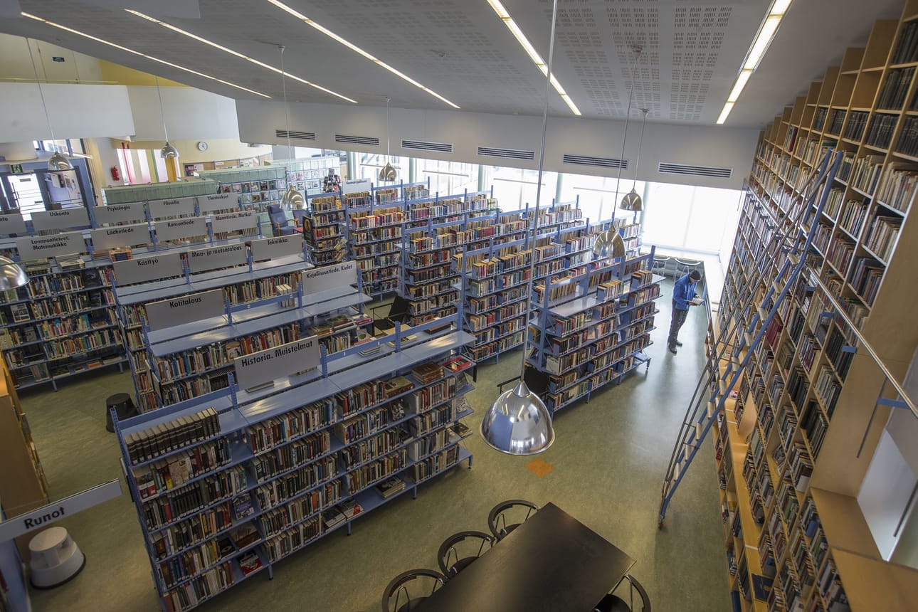 Vihannin kirjasto ukonkantti