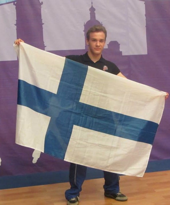 Suomen Cheerleadingliiton seurakehittäjä, Helsingissä asuva Niklas Hagel oli tyytyväinen siitä, että Sport Business Lapland -koulutus järjestettiin monimuoto-opintoina verkossa. – Osallistuminen oli mahdollista mistä tahansa, mikä oli erittäin positiivista. Urheilupuolella ja etenkin urheiluliiketoiminnan saralla on ylipäätään aika vähän koulutusta tarjolla Suomessa, hän perustelee.