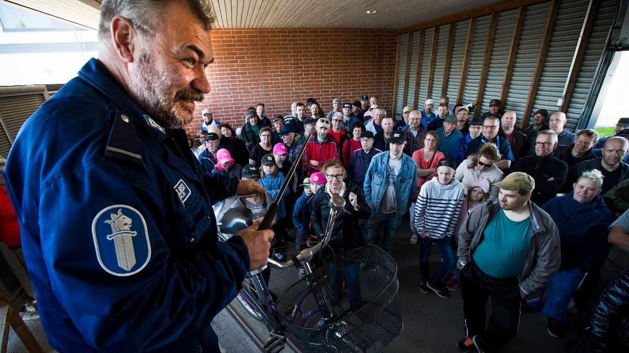 Se käy pienestä show'sta