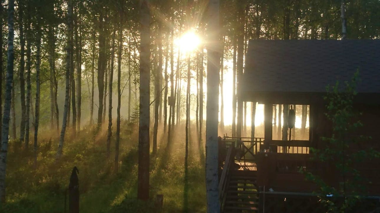 Juhannusyön taikaa Siivikon Korpijoella.