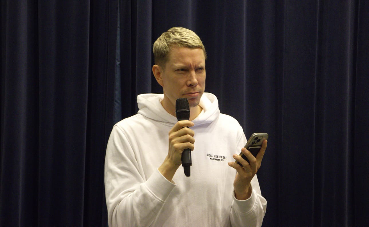 Ville Merinen piti Etelä-Pohjanmaan opistolla kaksi luentoa some-teemasta.