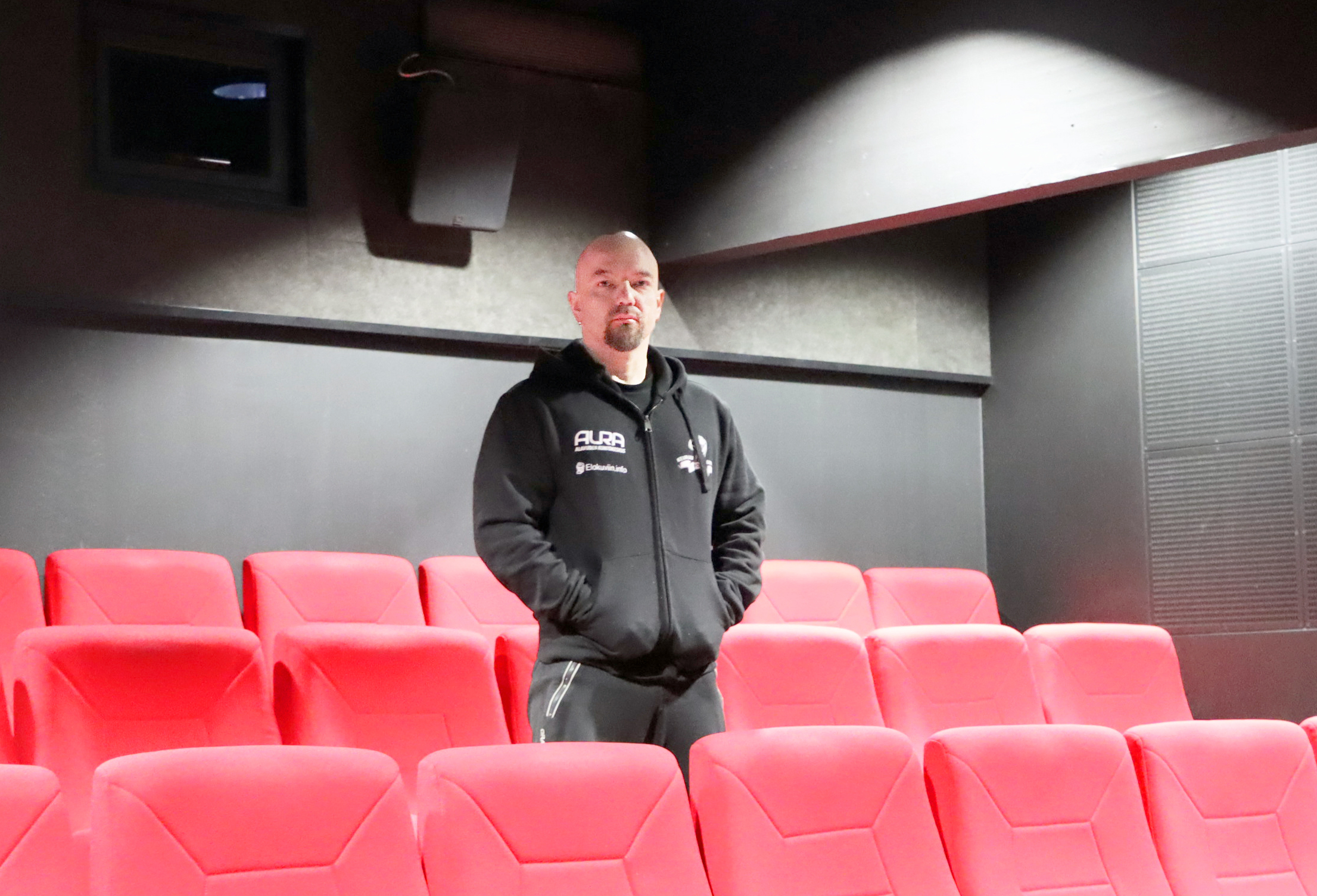 Tapio Peltokangas huomasi kuntonsa rapistuneen ja tarttui toimeen – Nyt hallussa on penkkipunnerruksen suomenmestaruus