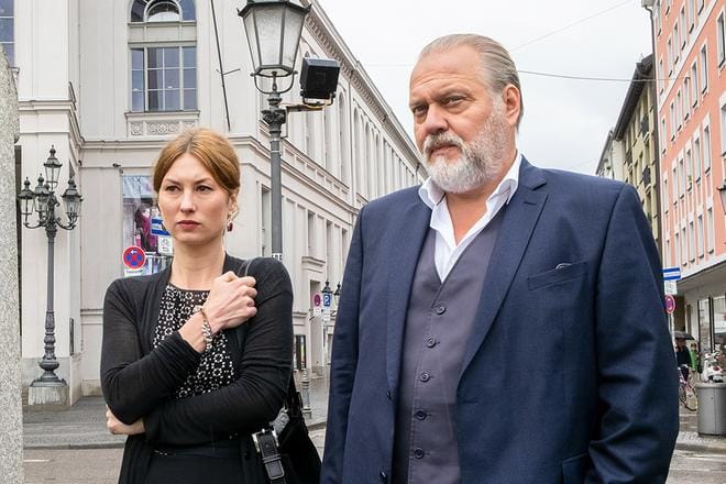 Kuvassa: Ivana Richterova (Gabriela Lindl) ja Richard Voss (Jan-Gregor Kremp).