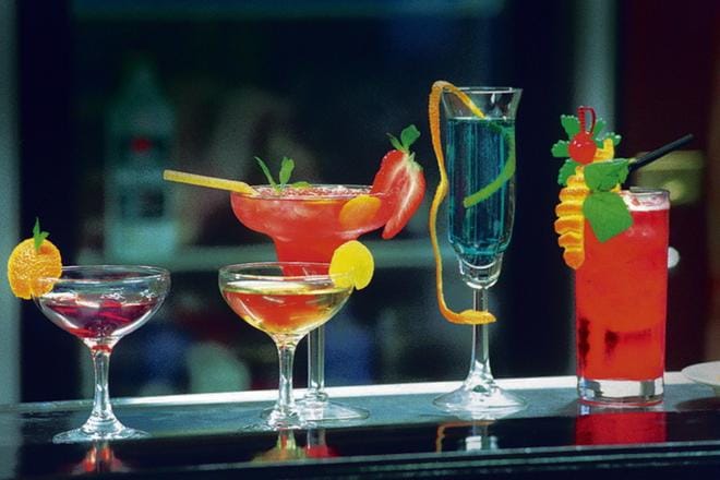 Alkoholin ostaminen helpottuu entisestään.