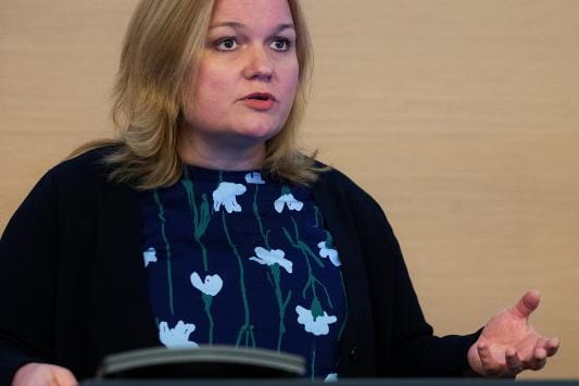 Ministeri Krista Kiuru vieraili tiistaina Vaasassa ja Seinäjoella. KUVA: JARNO PELLINEN