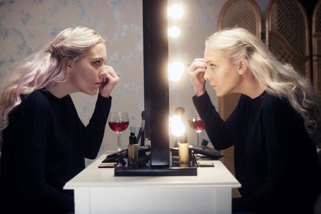 Saman dna:n omaavat identtiset kaksoset, kuten Lisa ja Alana, voivat olla hämmästyttävän samanlaisia, mutta erojakin löytyy. KUVA: Yle kuvapalvelu