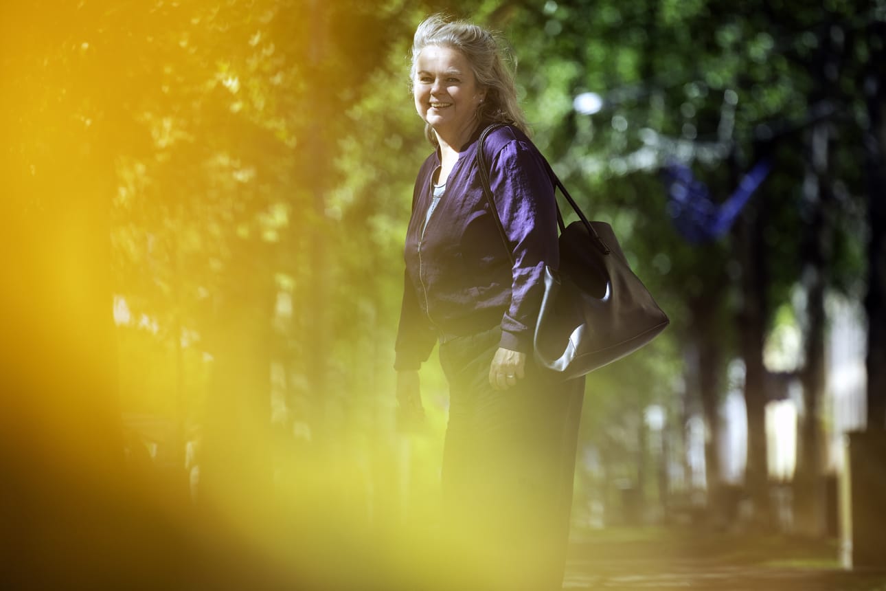 Ann-Luise Bertellin elämässä on uudenlaista vapautta. Teatterinjohtajan työ vaihtui vapaan kirjailijan elämään noin vuosi sitten.