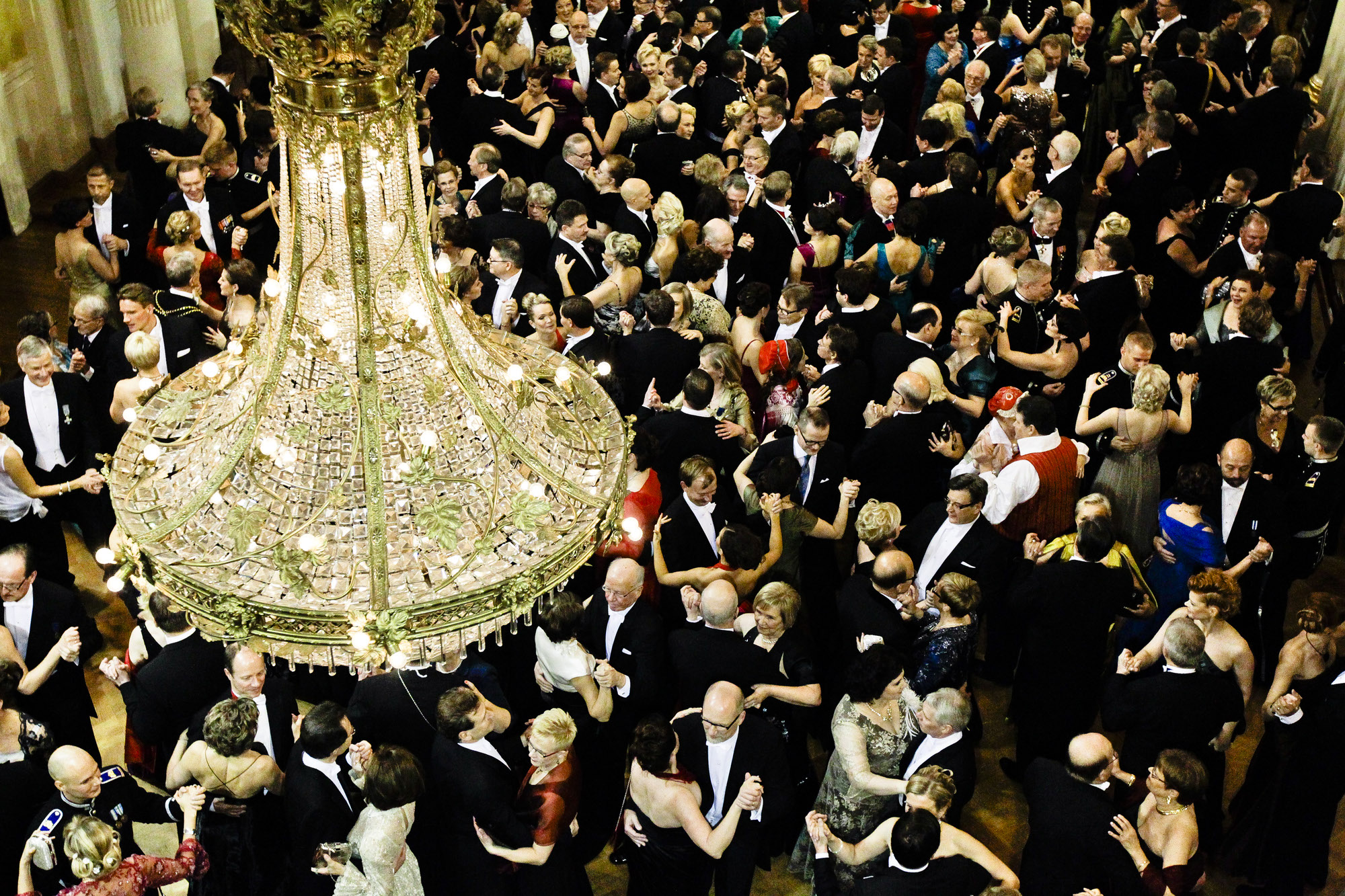 Paikalla Linnassa ovat tänä vuonna vain esiintyjät ja väki, joka hoitaa tunnelman välittämisen. Esimerkiksi muuta valtionjohtoa tai vieraita ei ole paikalla.