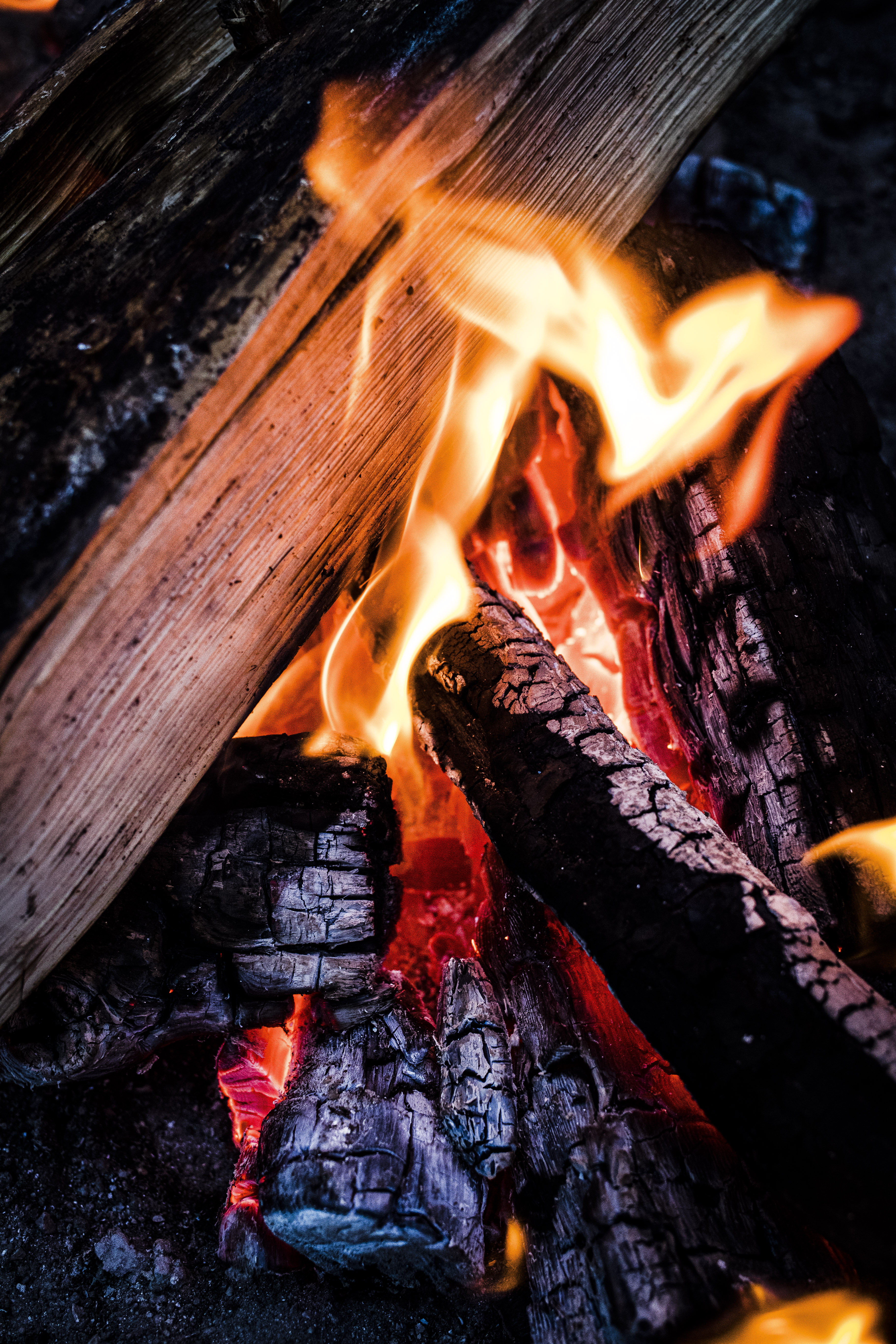 Ruohikkopalojen vaara on nyt suuri kuivuuden takia – tuulisella säällä palot leviävät nopeasti
