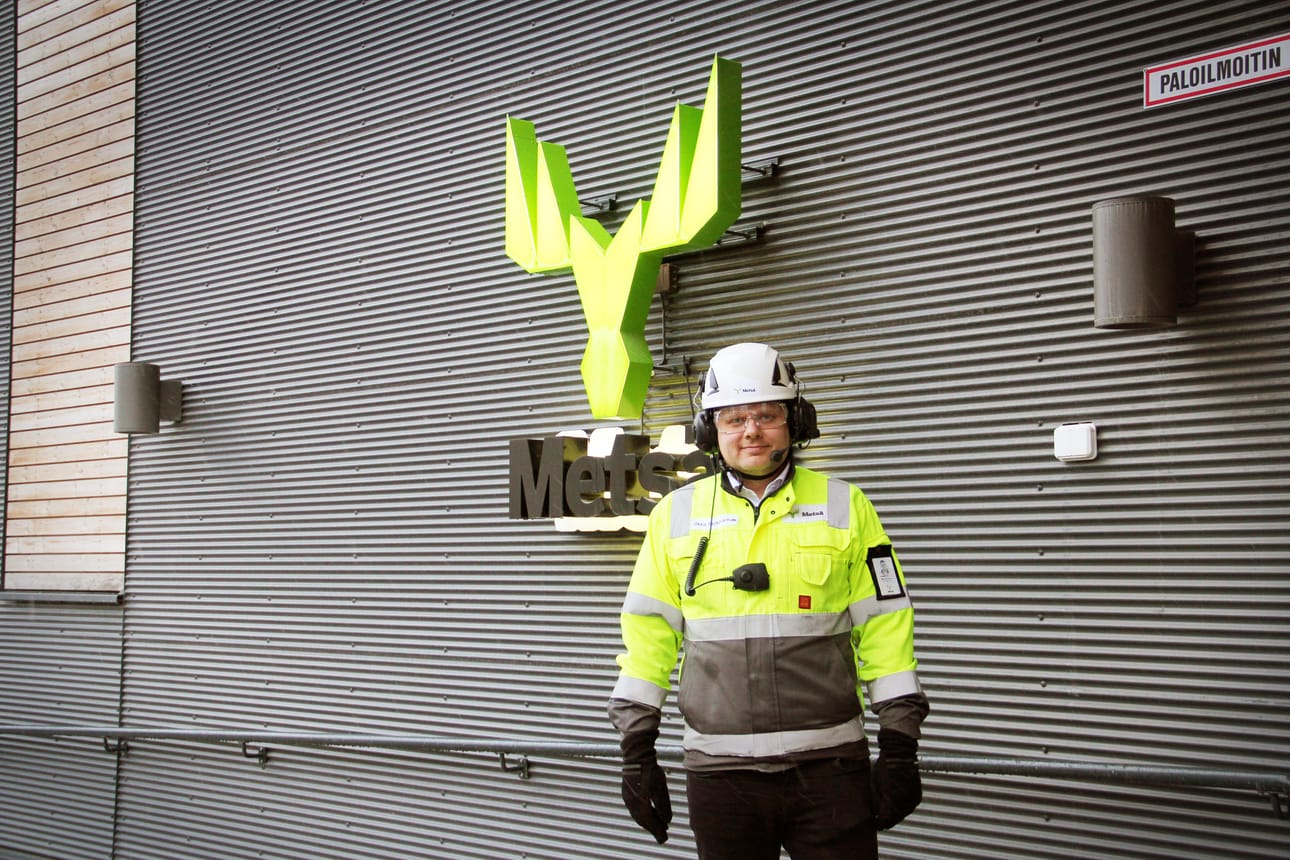 Metsä Fibren Äänekosken biotuotetehtaan tehtaanjohtaja Ilkka Poikolainen kertoo, että tehtaan kaikki yksikköprosessit toimivat jo ihan kohtuullisen hyvin.