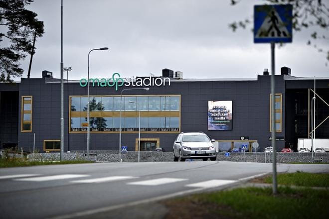 OmaSp-stadion saa lähivuosina viereensä SJK-kerrostalon, mikäli suunnitelmat toteutuvat. KUVA TOMI KOSONEN