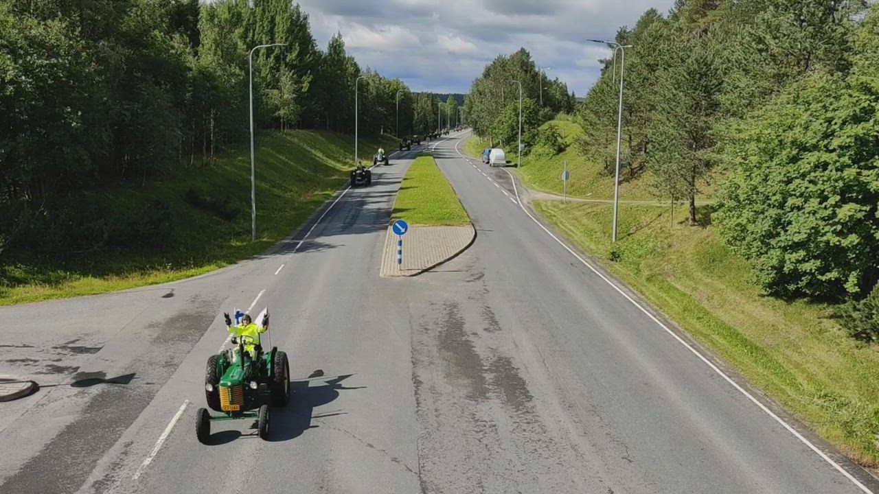 Nostalginen Zetor-marssi kulki kohti Kuusamoa ja Rukaa.