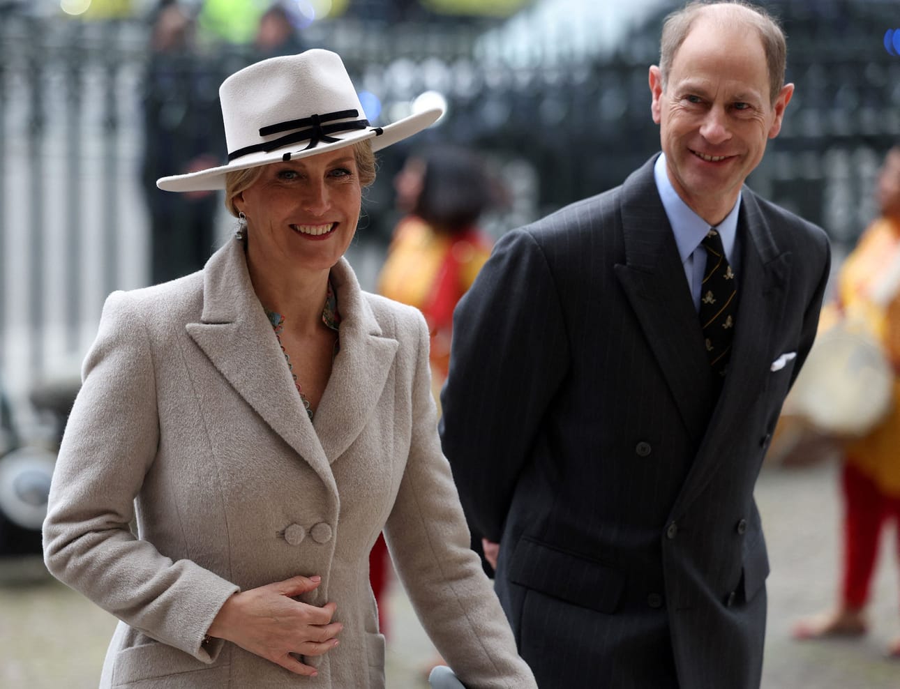 Edinburghin herttua, prinssi Edward ja herttuatar Sophie vierailevat Suomessa ensi viikolla. Prinssi Edward viettää päivän myös Oulussa. Prinssi Edward on kuningas Charlesin veli.