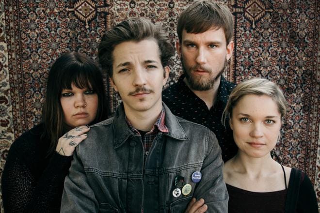 Satakieli, Papillon, Hyde ja Lumikki ovat mukana myös Sekasin toisella kaudella. Rooleissa ovat Eve Hotti, Elias Westerberg, Anssi Niemi ja Anna Böhm. KUVA: Janina Daria Witkowski/Yle Kuvapalvelu