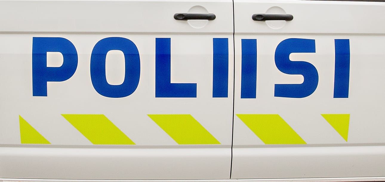 Poliisi otti kiinni neljä henkilöä.