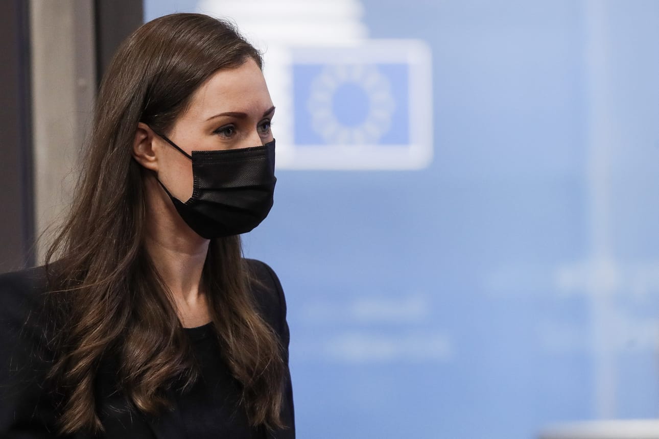Pääministeri Sanna Marin (sd.) pitää hyvänä asiana, että ateriaetuun liittyvä menettely selvitetään. Arkistokuva.
