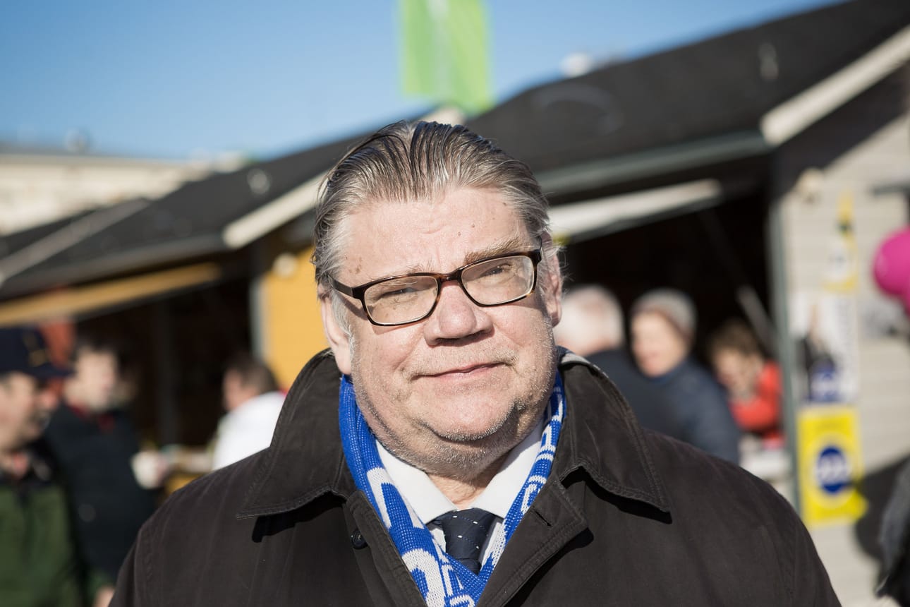 Timo Soini kirjoittaa kirjaa, joka julkaistaan tammikuussa.