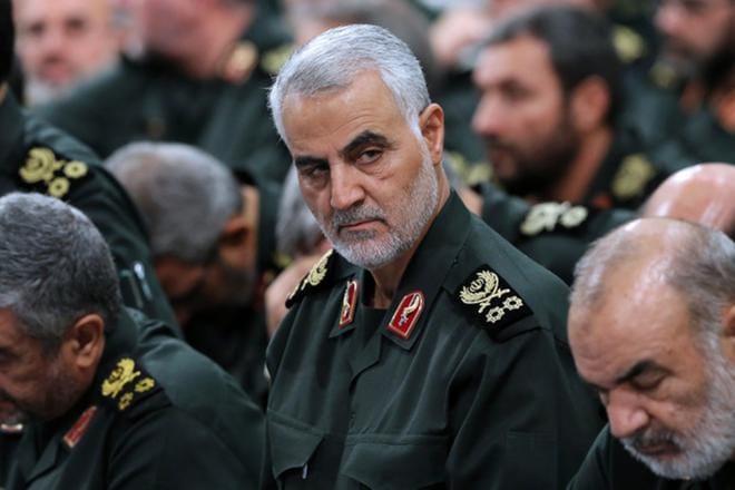Qasem Suleimani on vaikutusvaltainen mies Lähi-idässä. Hän löytyy monen kriisin ja sodan taustalta. KUVA: Yle Kuvapalvelu
